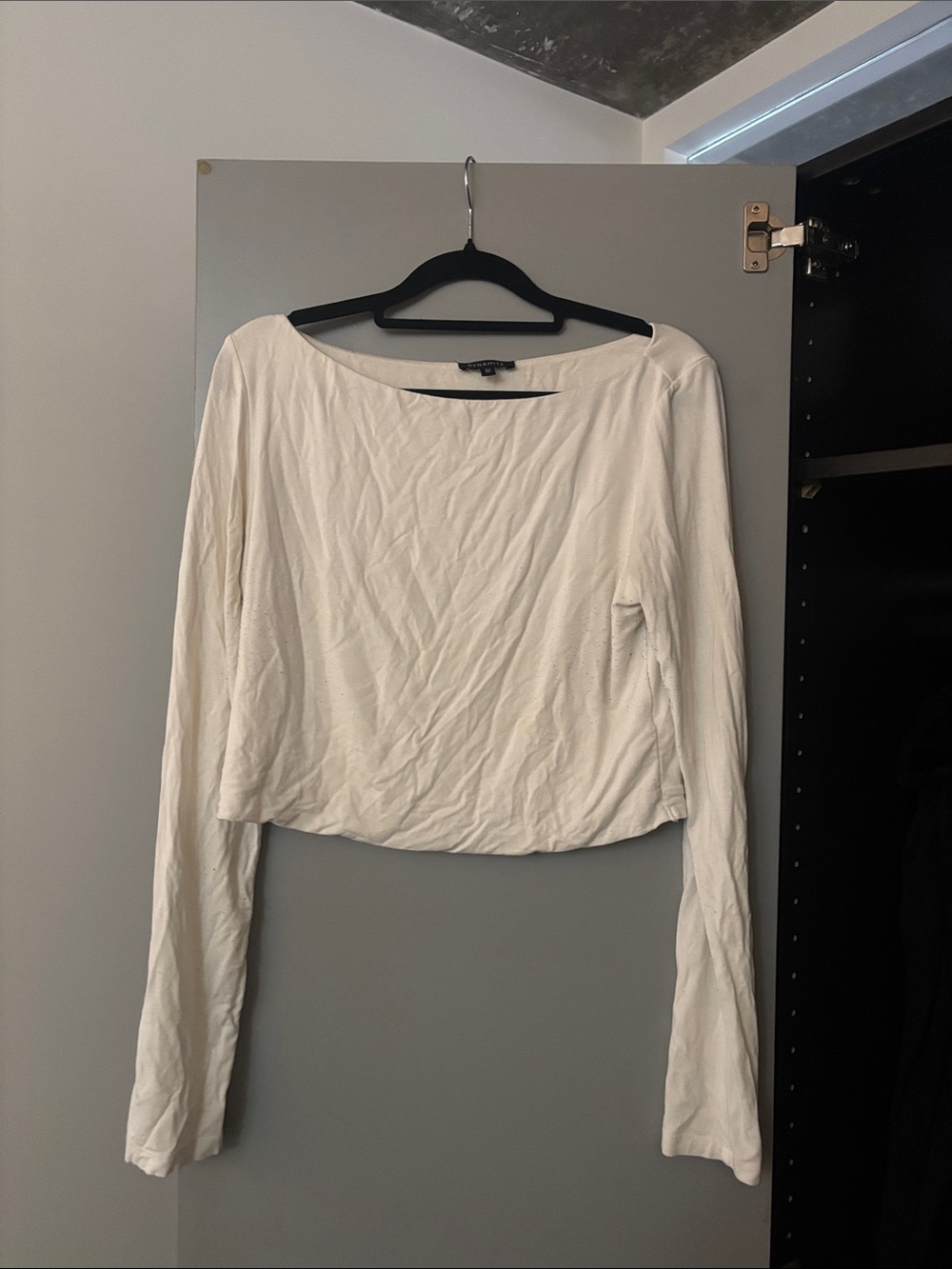 Dynamite White Long-Sleeve Cropped Scoop Top